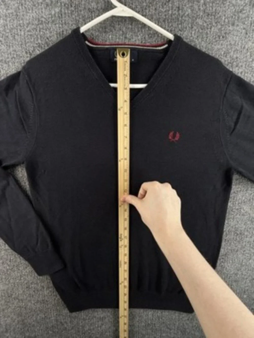 Fred Perry Navy Blue Medium Logo Sweater Pullover V-Neck Men Knit Solid Preppy